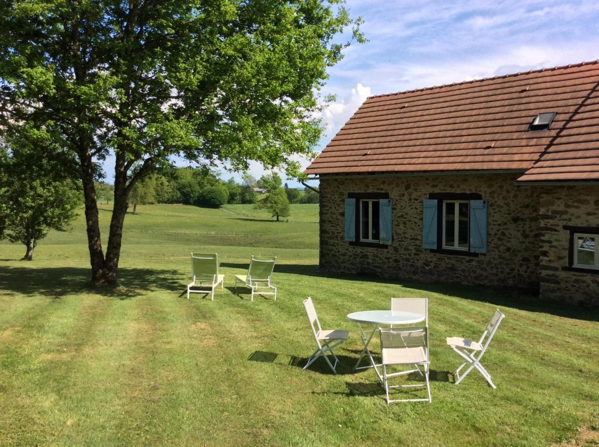 Hotel Les Landes à Saint-Pardoux-Corbier Extérieur photo